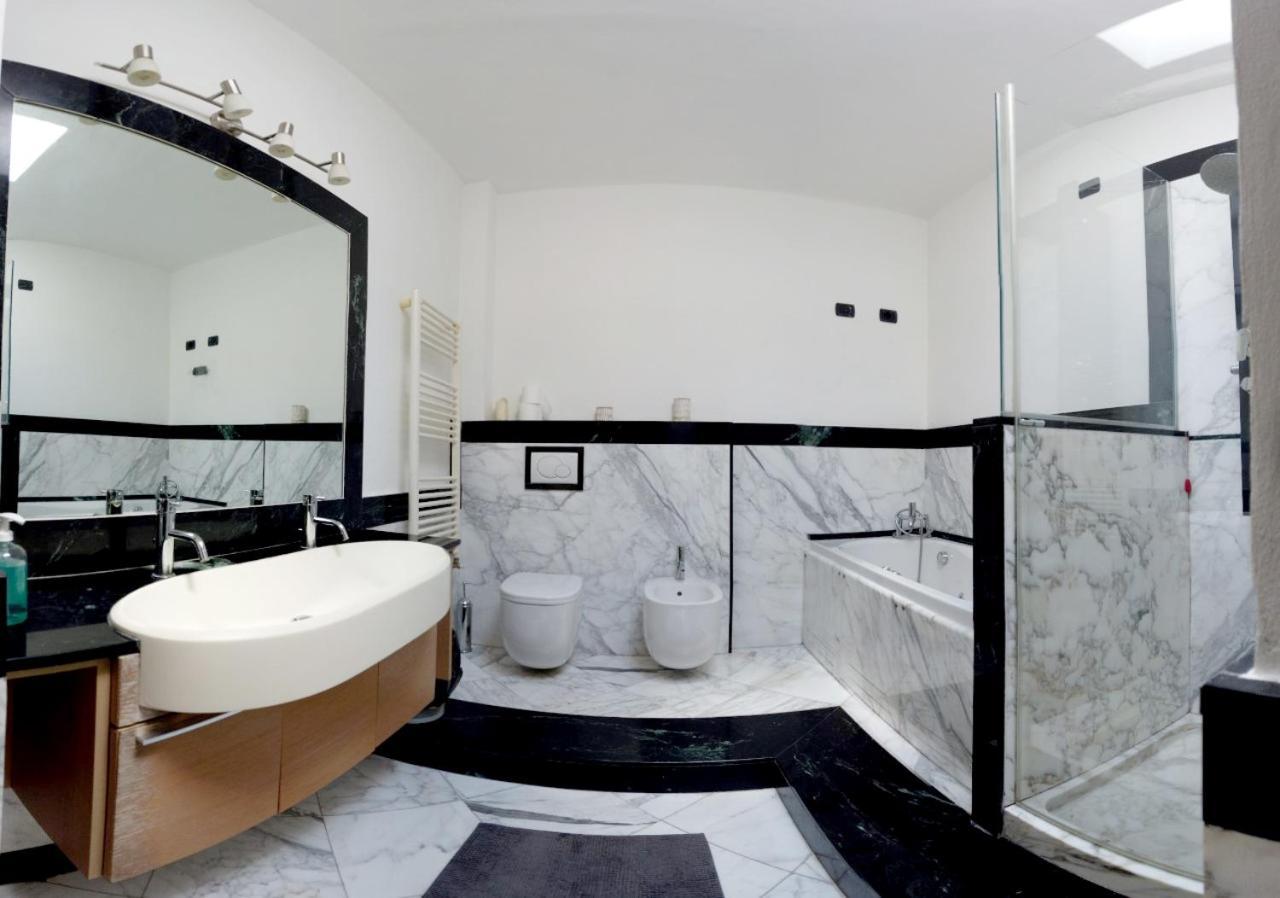 Stupenda Mansarda Centralissima, Finiture Di Lusso Carrara Exterior photo