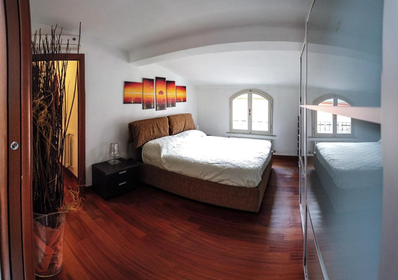 Stupenda Mansarda Centralissima, Finiture Di Lusso Carrara Exterior photo